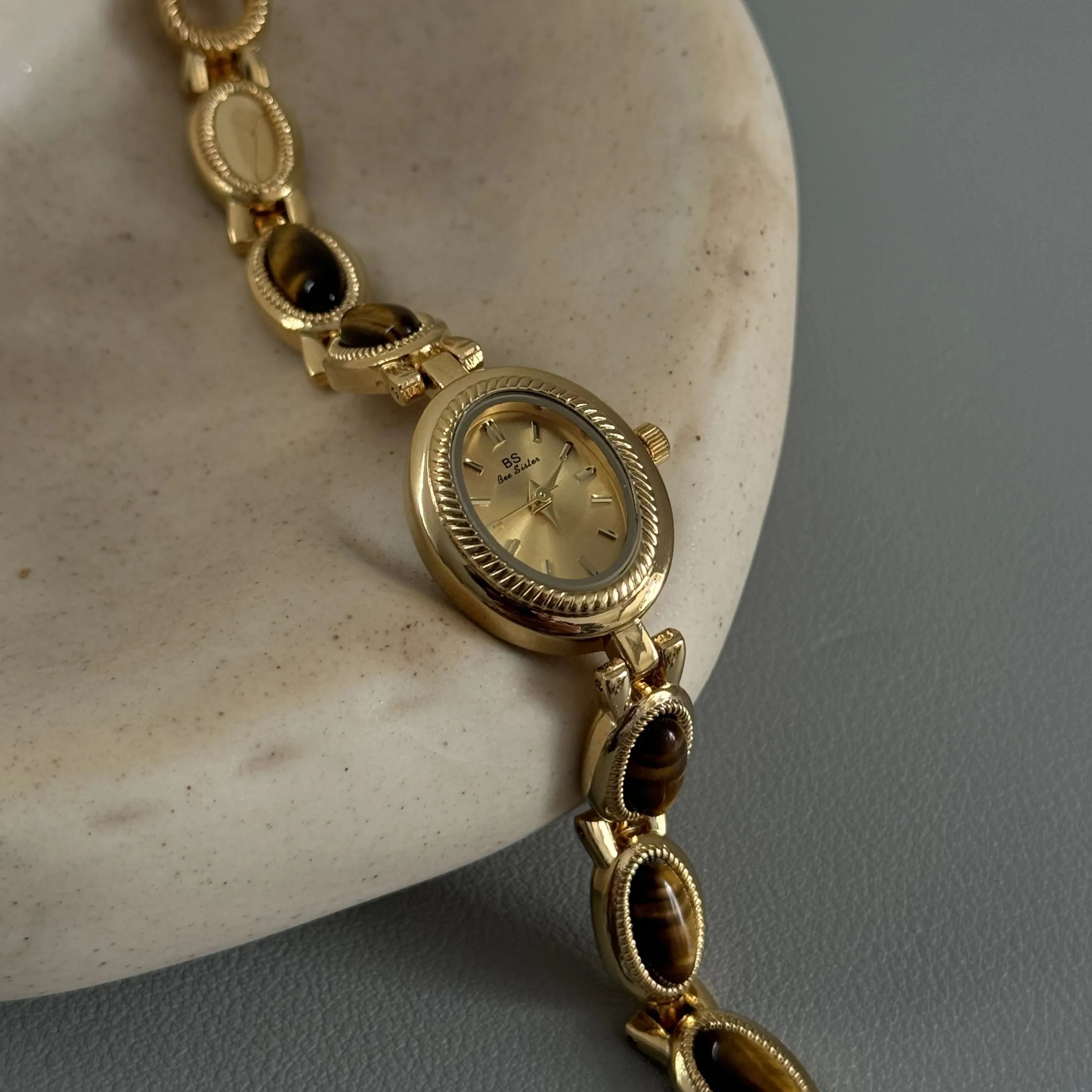 NEW Golden Retro Womanes' Watc - Jewels In Quartz Watches recensione e prezzo