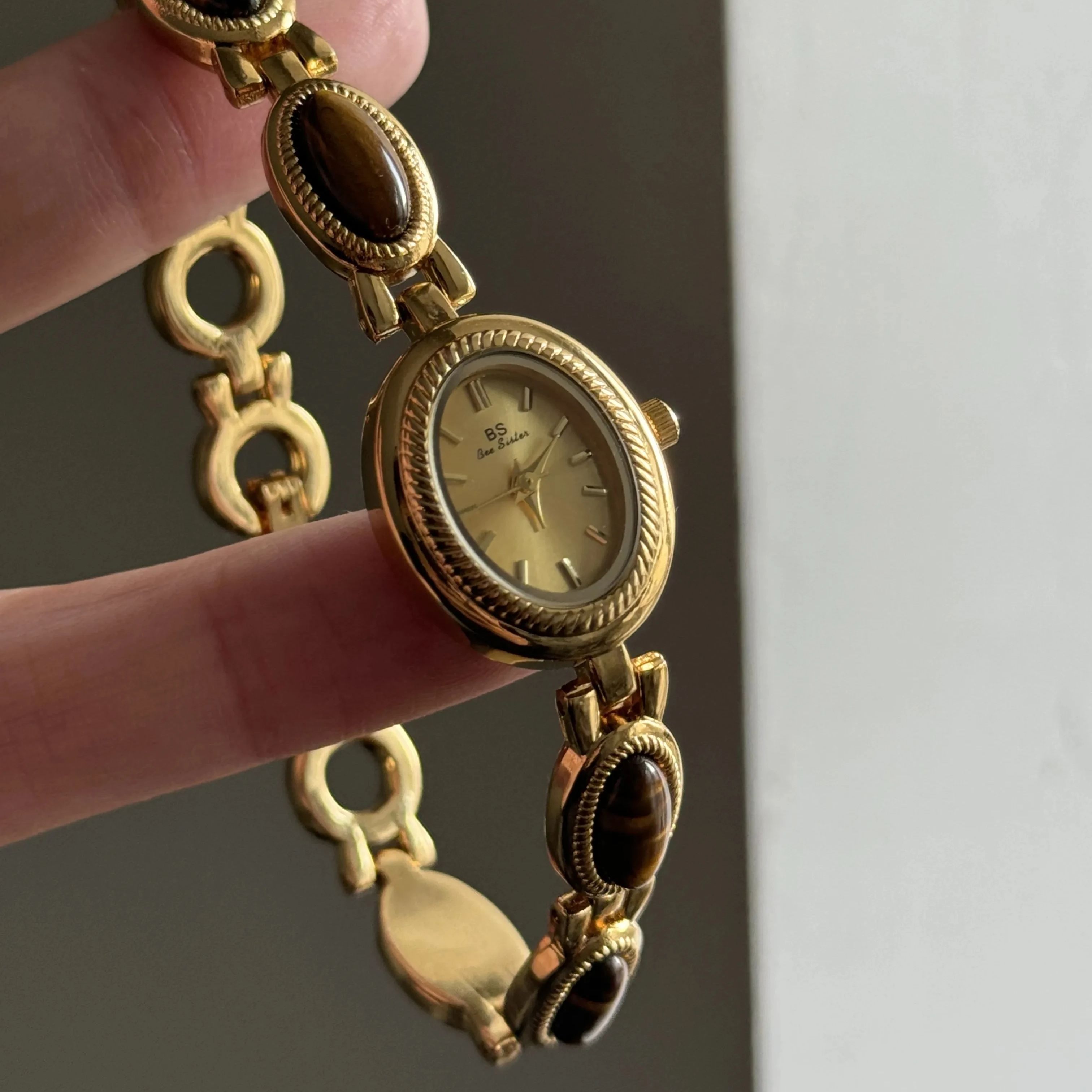 NEW Golden Retro Womanes' Watc - Jewels In Quartz Watches recensione e prezzo