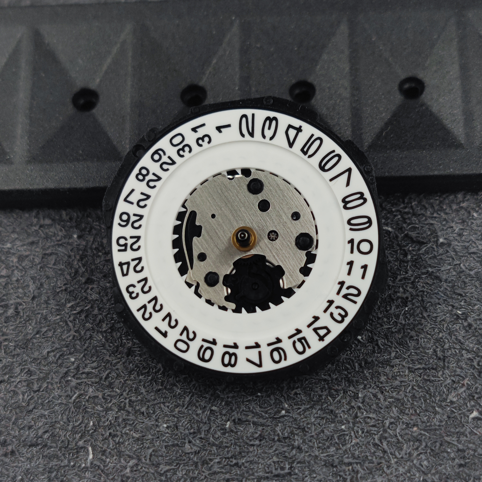 Japan PC32 Quartz Movement Dat - Jewels In Quartz Watches recensione e prezzo